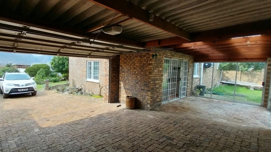 4 Bedroom Property for Sale in Bettys Bay Western Cape